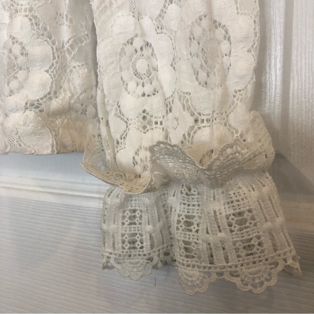 WHITE lace long sleeve top with single back button - Picture 4 of 8